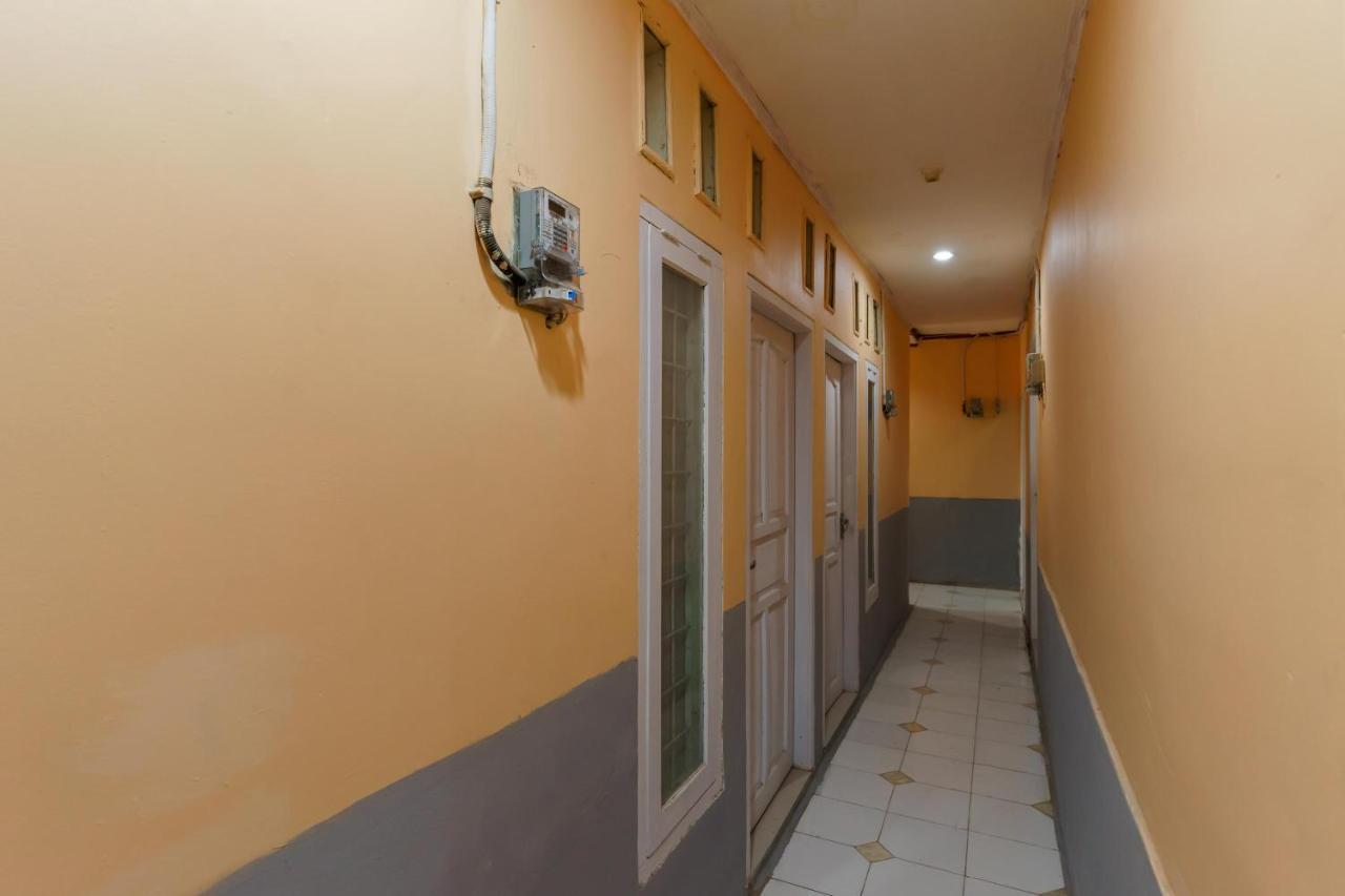 Reddoorz Syariah Near Universitas Borobudur Jacarta Exterior foto